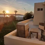 Seafront 3 Bedroom Semi-villa With An Outstanding Seaview Дом отдыха Сент-Полс-Бей