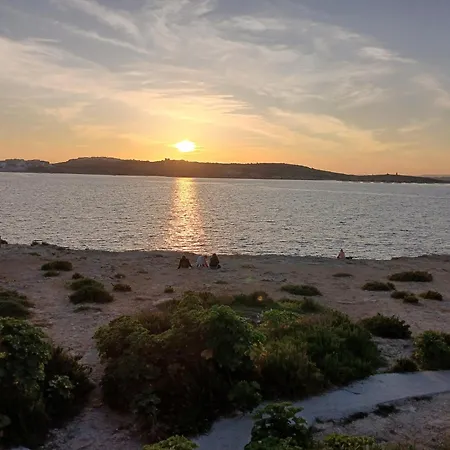 Seafront Semi-villa With The Seaview * セント・ポールズ・ベイ