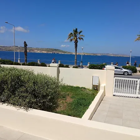 Seafront Semi-villa With The Seaview *