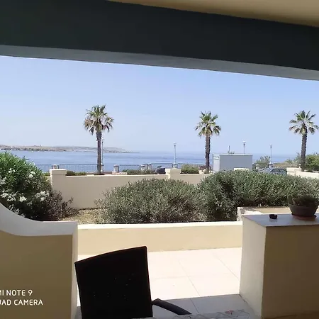 Seafront Semi-villa With The Seaview 別荘 *