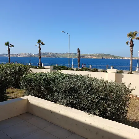 Seafront, 3 Bedrooms With The Sea View *