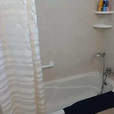 Seafront Semi-villa With The Seaview بيت للعطل