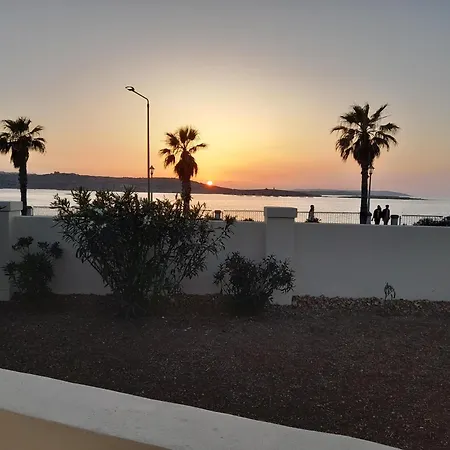 Seafront Semi-villa With The Seaview