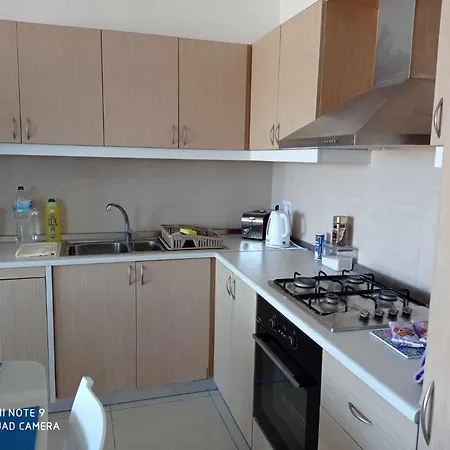 Seafront Semi-villa With The Seaview بيت للعطل خليج سانت بول