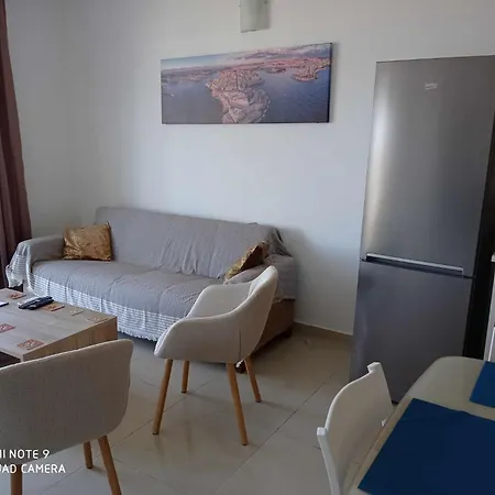 بيت للعطل Seafront Semi-villa With The Seaview خليج سانت بول