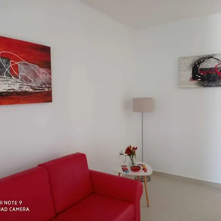 Seafront Semi-villa With The Seaview بيت للعطل