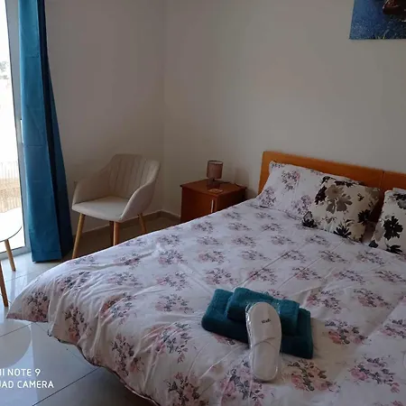 Seafront, 3 Bedrooms With The Sea View *