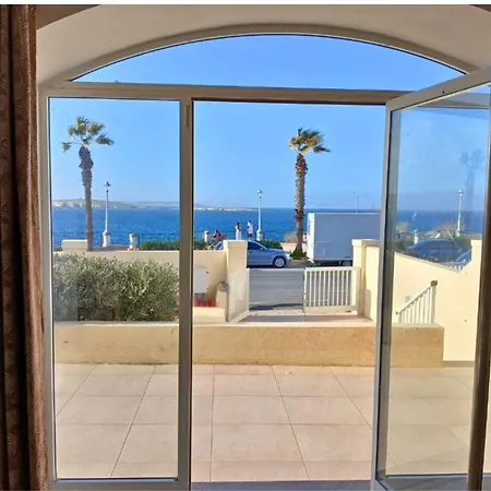 Seafront Semi-villa With The Seaview *