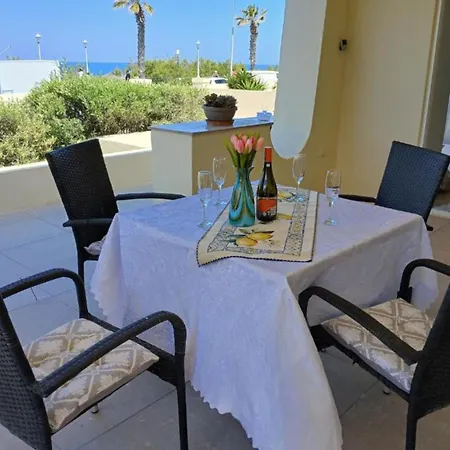 Holiday home Seafront, 3 Bedrooms With The Sea View