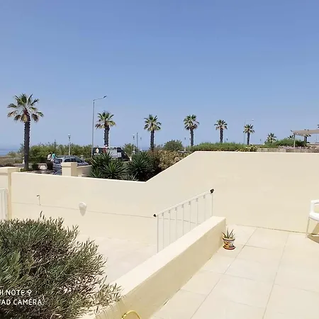 Seafront Semi-villa With The Seaview بيت للعطل