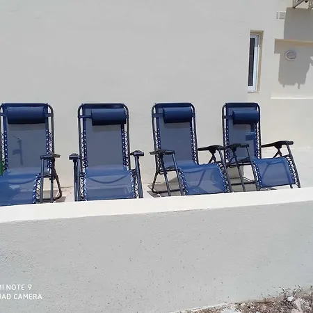 Seafront Semi-villa With The Seaview خليج سانت بول