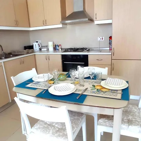 Seafront, 3 Bedrooms With The Sea View *