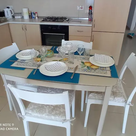 Seafront Semi-villa With The Seaview خليج سانت بول