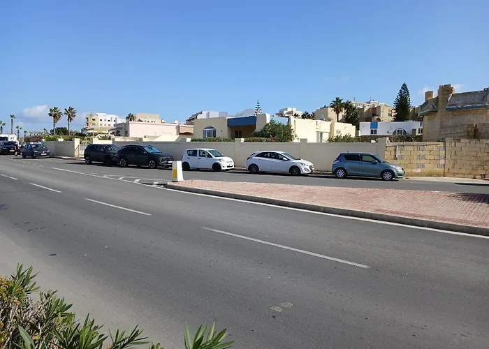 Seafront Semi-villa With An Outstanding Seaview *