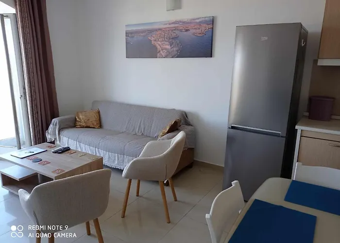 Semesterbostad Seafront Semi-villa With An Outstanding Seaview St. Paul's Bay