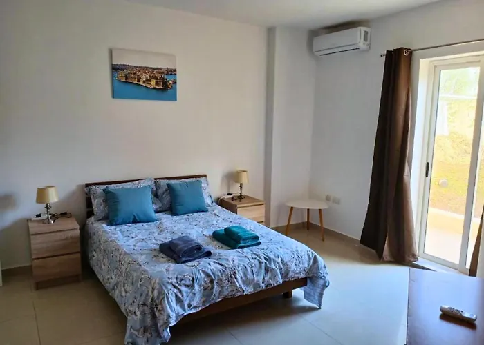 Seafront Semi-villa With An Outstanding Seaview *