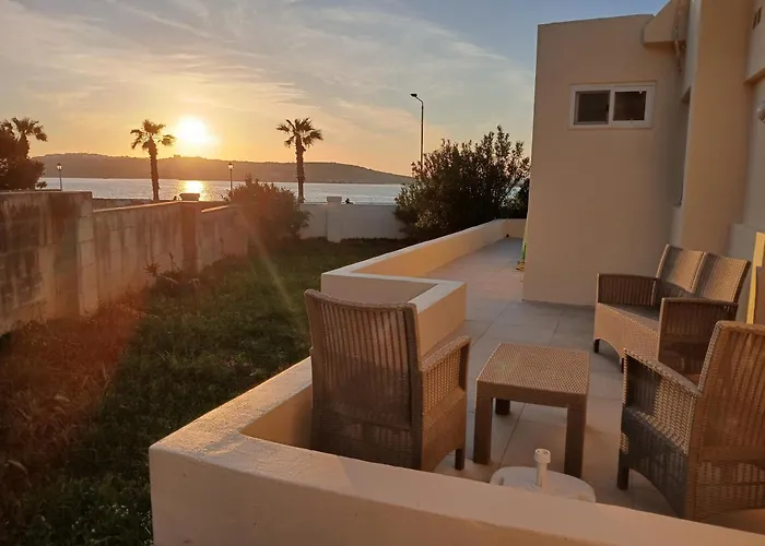 Seafront Semi-villa With An Outstanding Seaview Semesterbostad St. Paul's Bay