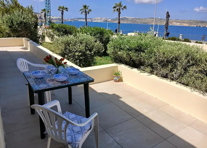 Seafront Semi-villa With An Outstanding Seaview Semesterbostad *