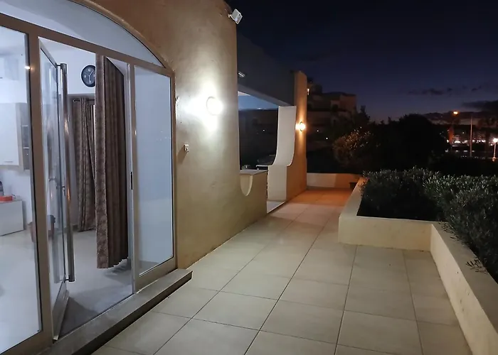 Semesterbostad Seafront Semi-villa With An Outstanding Seaview St. Paul's Bay