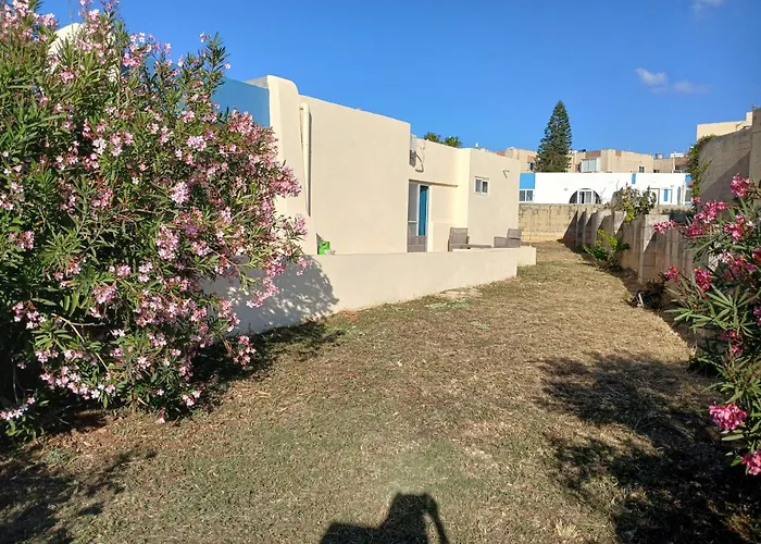 Seafront Semi-villa With An Outstanding Seaview Semesterbostad