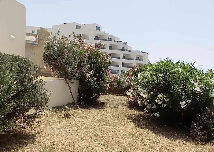 Seafront Semi-villa With An Outstanding Seaview Semesterbostad *