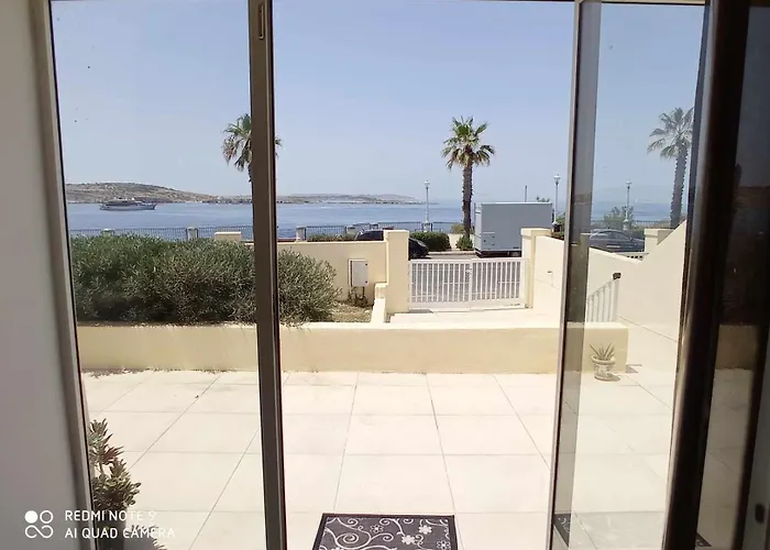 Seafront Semi-villa With An Outstanding Seaview Semesterbostad *