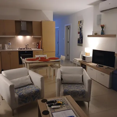 Seafront Semi-villa With An Outstanding Seaview *