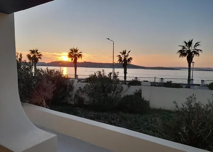 Seafront Semi-villa With An Outstanding Seaview Ferienhaus