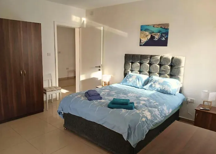 Seafront Semi-villa With An Outstanding Seaview *