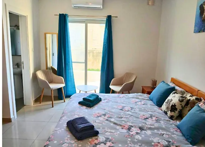 Seafront Semi-villa With An Outstanding Seaview