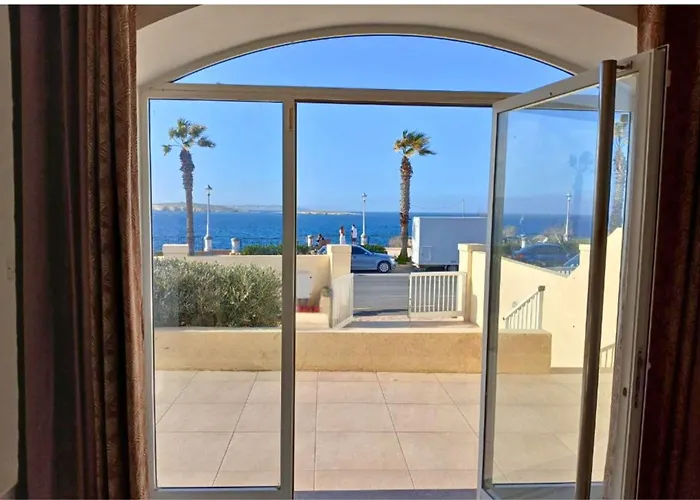 Seafront Semi-villa With An Outstanding Seaview *