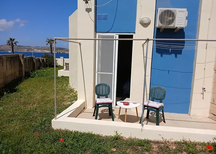 Seafront Semi-villa With An Outstanding Seaview