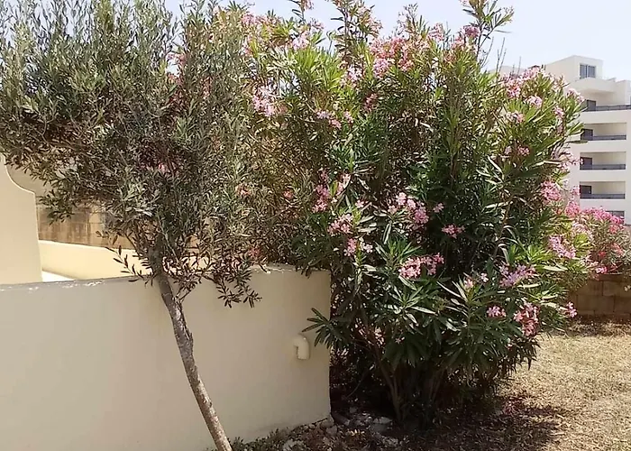 Seafront Semi-villa With An Outstanding Seaview