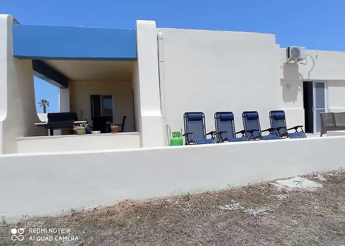 Seafront Semi-villa With An Outstanding Seaview *